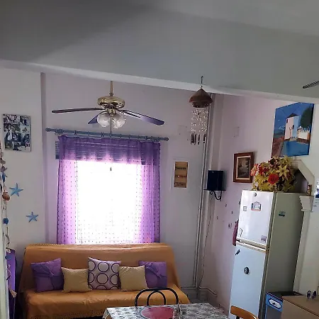 Helens Family House Near The Sea Apartment Vari (Syros)