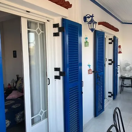 Helens Family House Near The Sea Vári